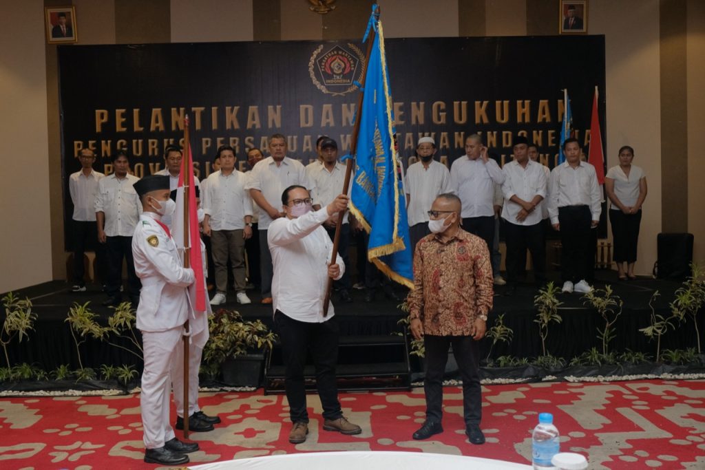 Hidayat Arsani Dapatkan KTA PWI Luar Biasa