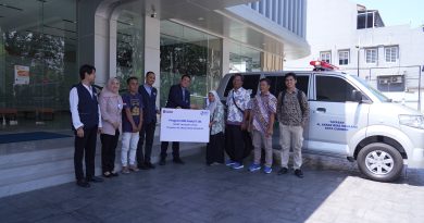 Yayasan Al Akbar Bina Maulana Terima Satu Unit Mobil Jenazah dari Bank BRI